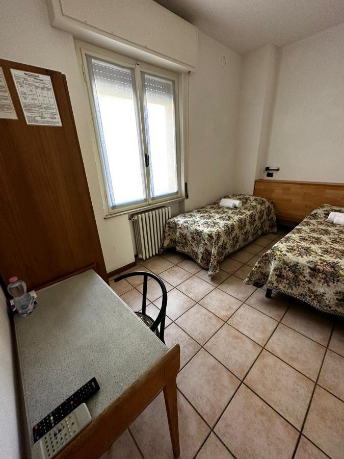 Be Me Hotel Helvetia Tabiano Terme Bagian luar foto