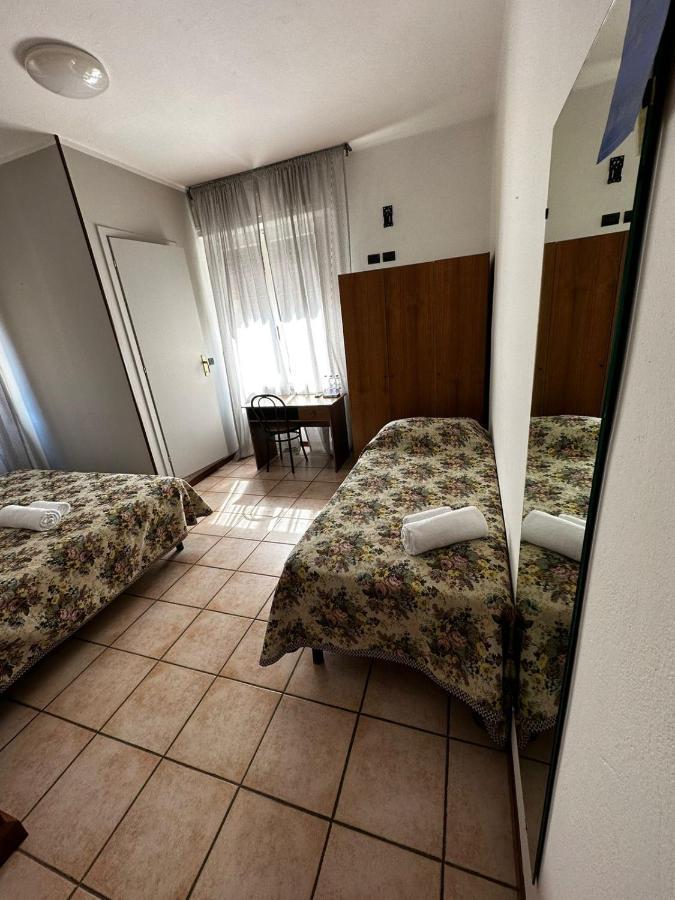 Be Me Hotel Helvetia Tabiano Terme Bagian luar foto