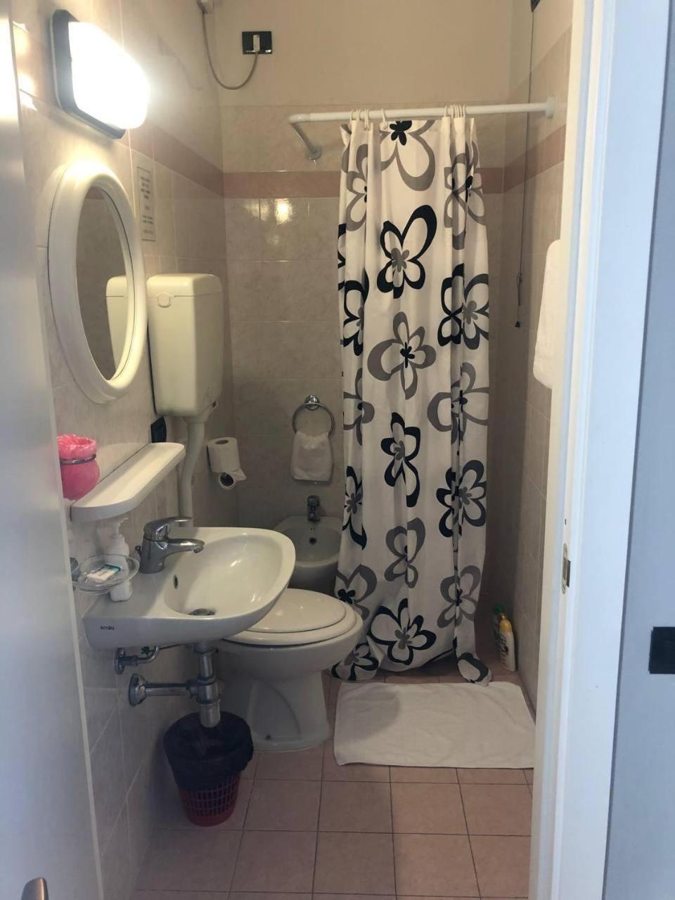 Be Me Hotel Helvetia Tabiano Terme Bagian luar foto