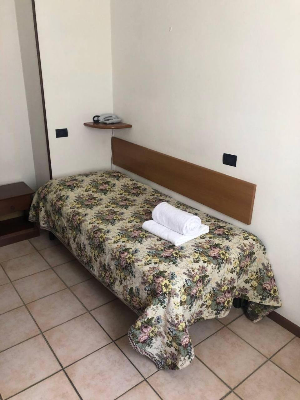 Be Me Hotel Helvetia Tabiano Terme Bagian luar foto