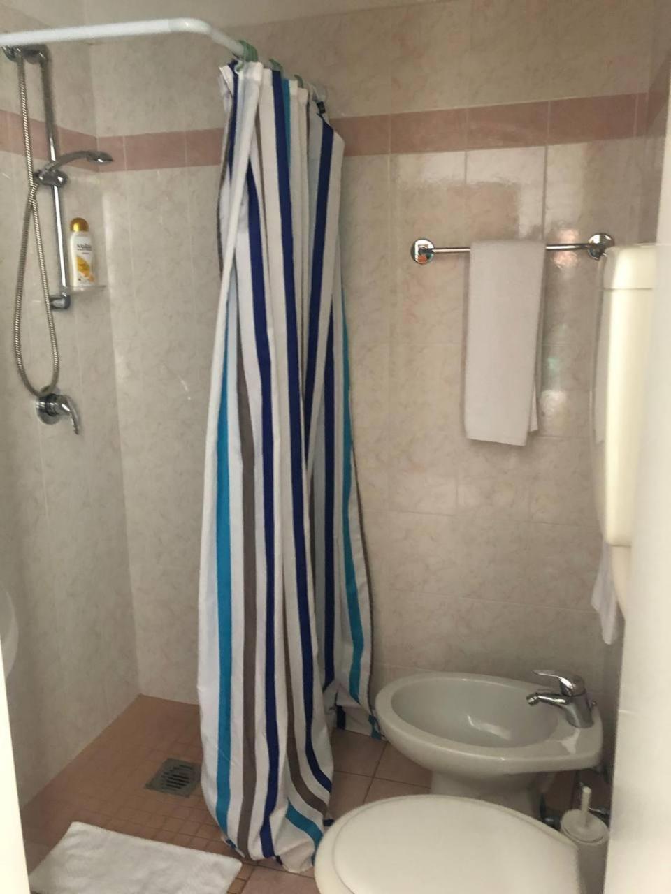 Be Me Hotel Helvetia Tabiano Terme Bagian luar foto