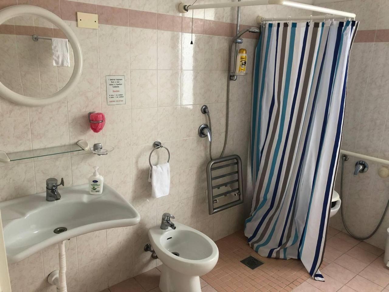Be Me Hotel Helvetia Tabiano Terme Bagian luar foto