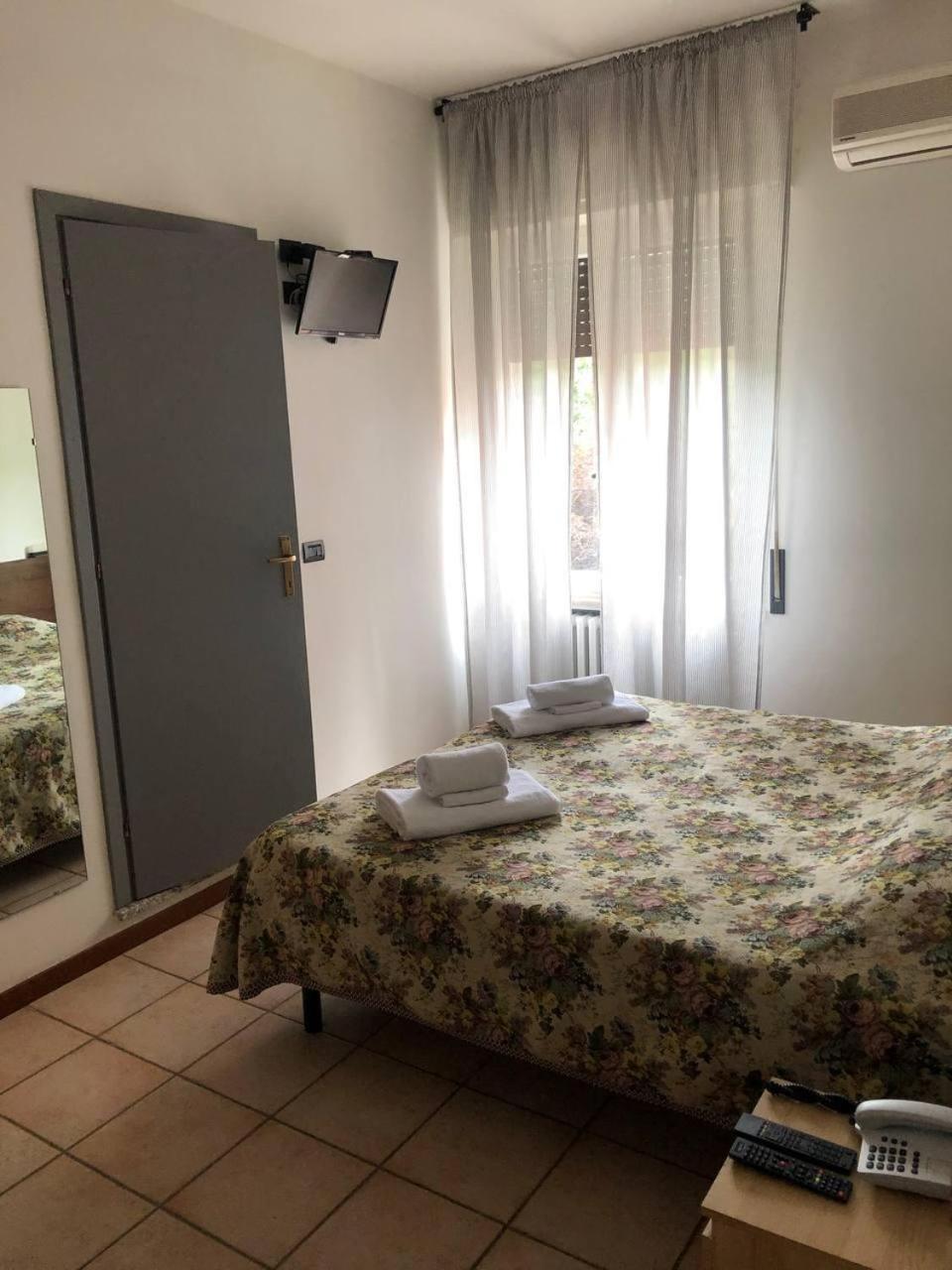Be Me Hotel Helvetia Tabiano Terme Bagian luar foto
