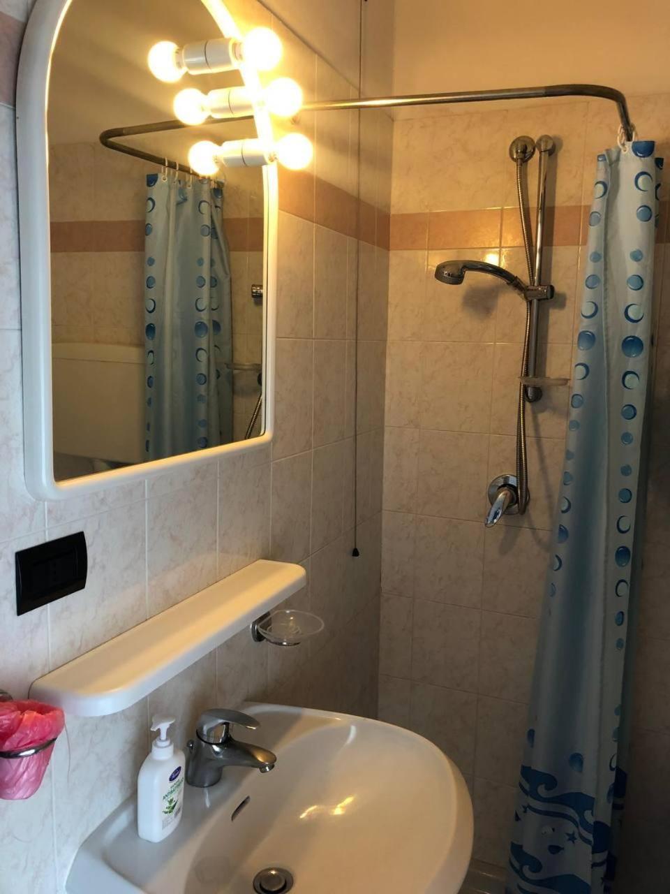 Be Me Hotel Helvetia Tabiano Terme Bagian luar foto