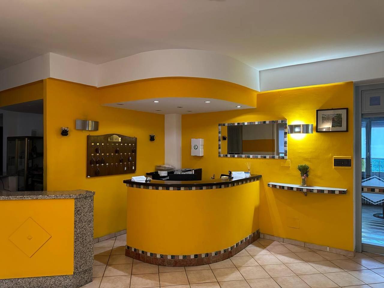 Be Me Hotel Helvetia Tabiano Terme Bagian luar foto